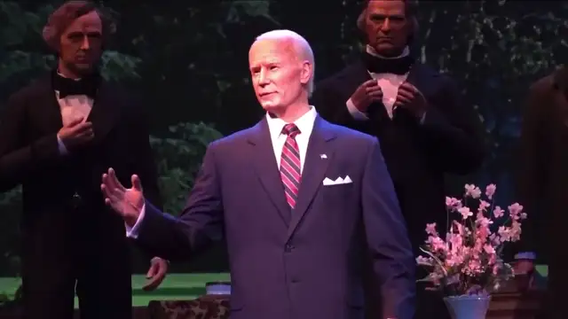 Joe Biden Hall-of-Presidents Robot Malfunction